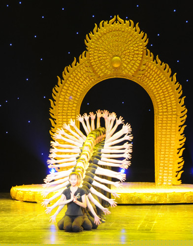 The Thousand Hand Goddess of Mercy - Pekin 2008